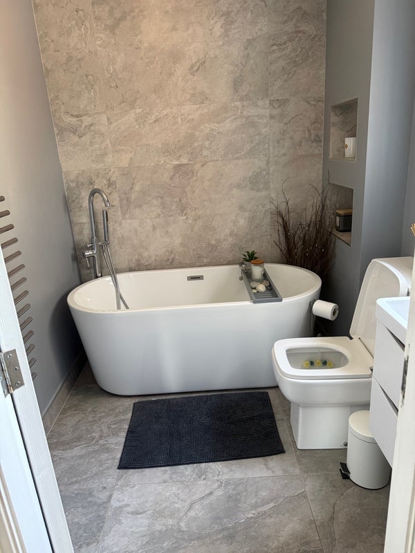 Room Rumbush Lane in Shirley
