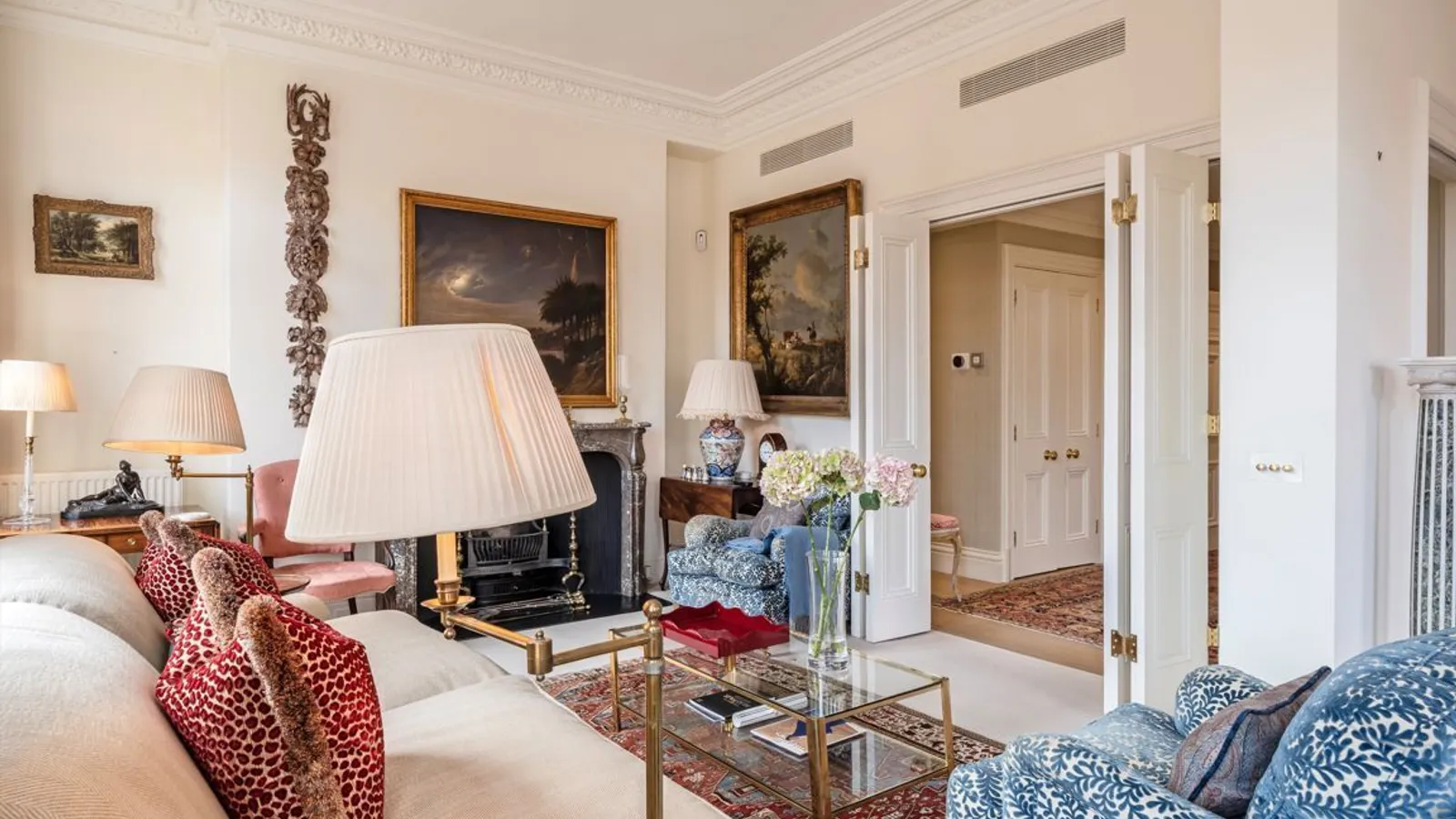 Flat South Audley Street in City of Westminster