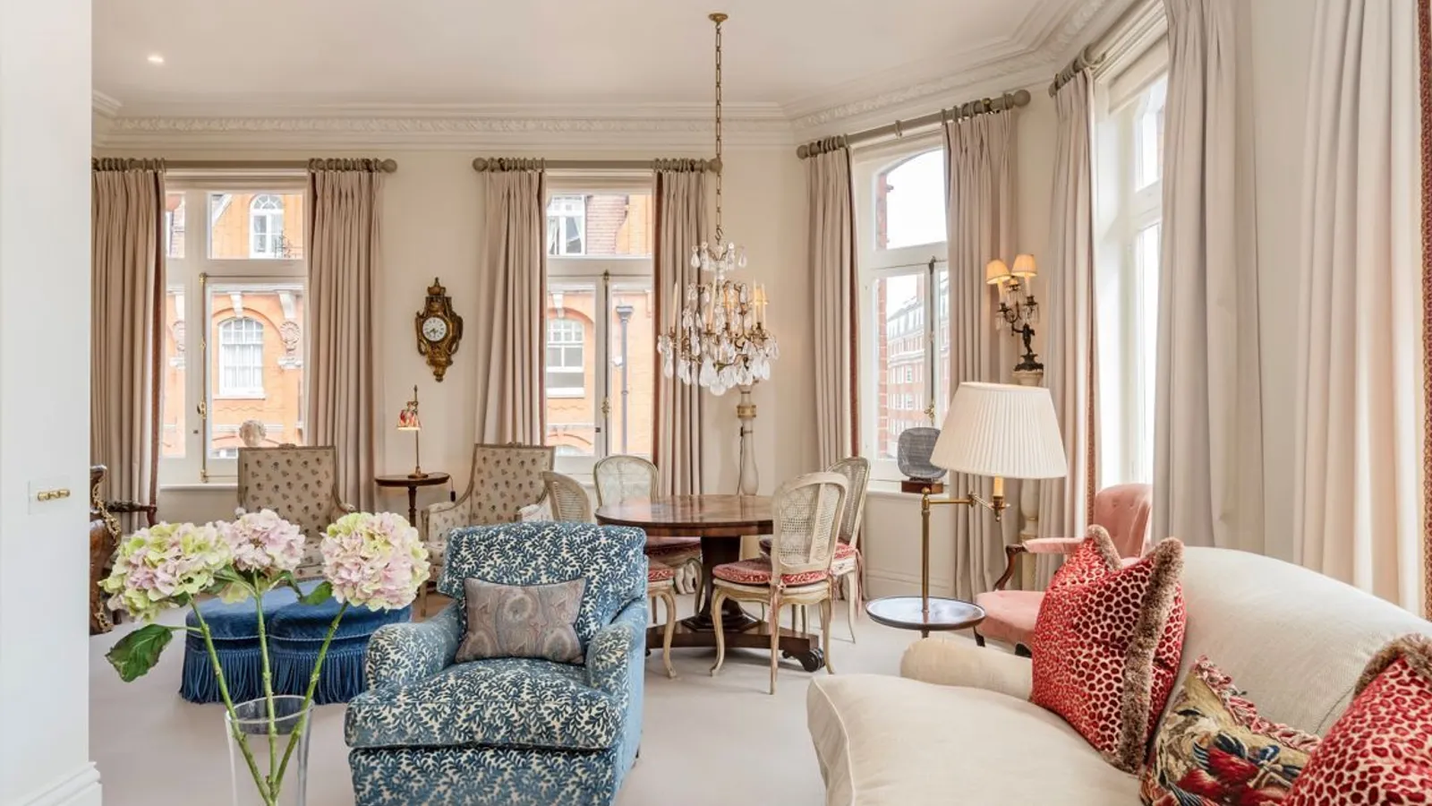 Flat South Audley Street in City of Westminster