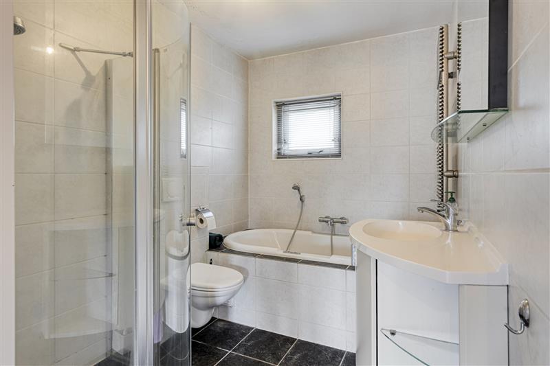 Tussenwoning te koop: Willemijn Posthumustuin 11, Heerhugowaard