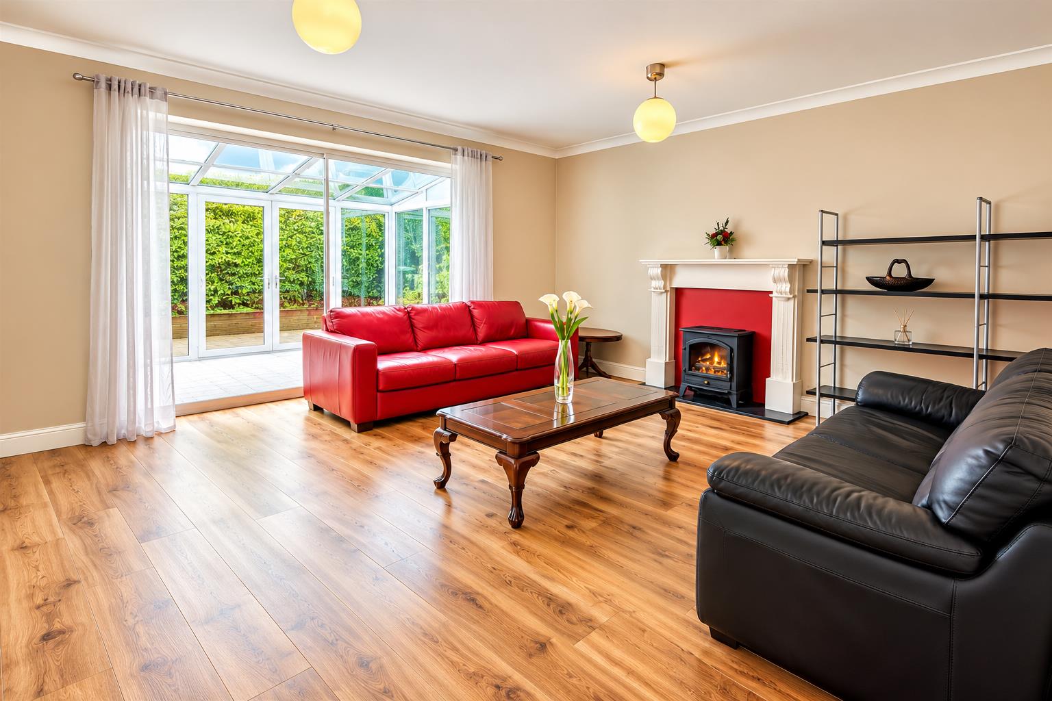 Flat Parkstone Drive in Surrey Heath