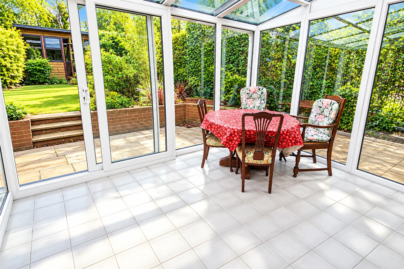 Flat Parkstone Drive in Surrey Heath