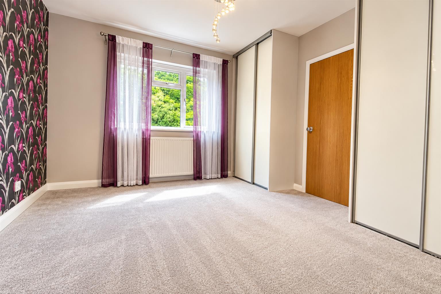 Flat Parkstone Drive in Surrey Heath