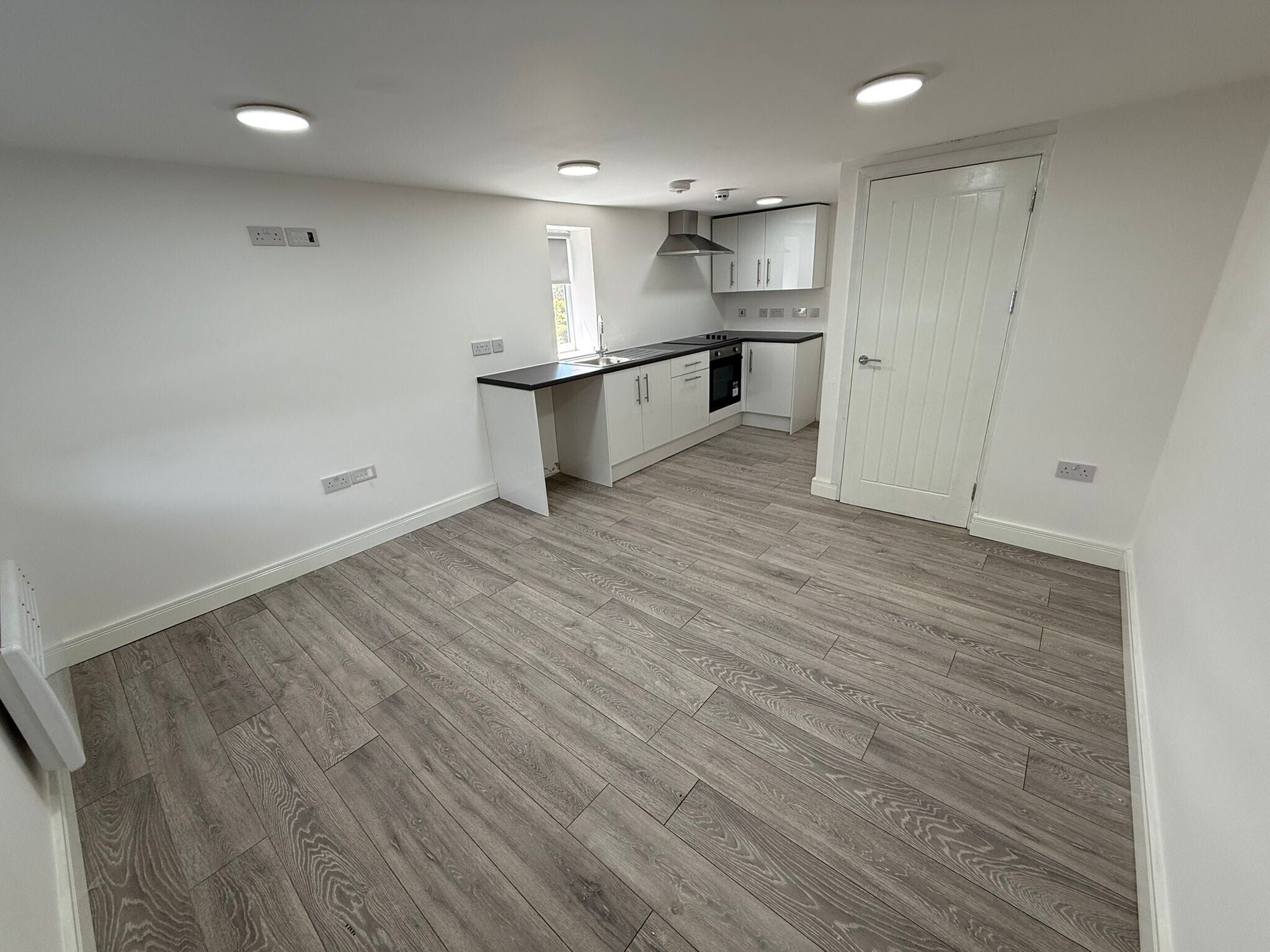 Flat Cannock Road in Wolverhampton