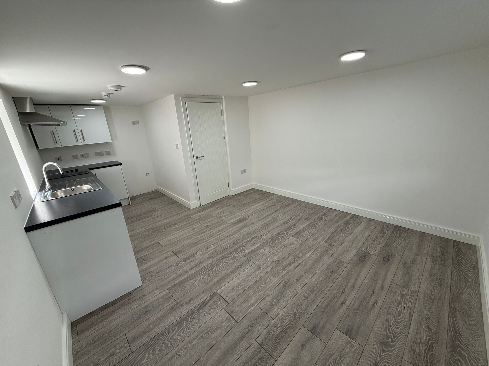 Flat Cannock Road in Wolverhampton