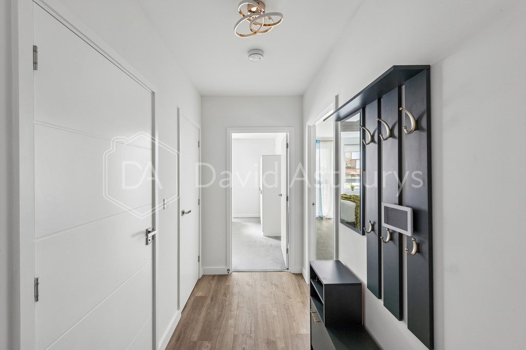 Flat North Woolwich Road in Greater London