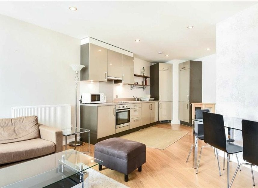 Flat Wilson's Place in Greater London