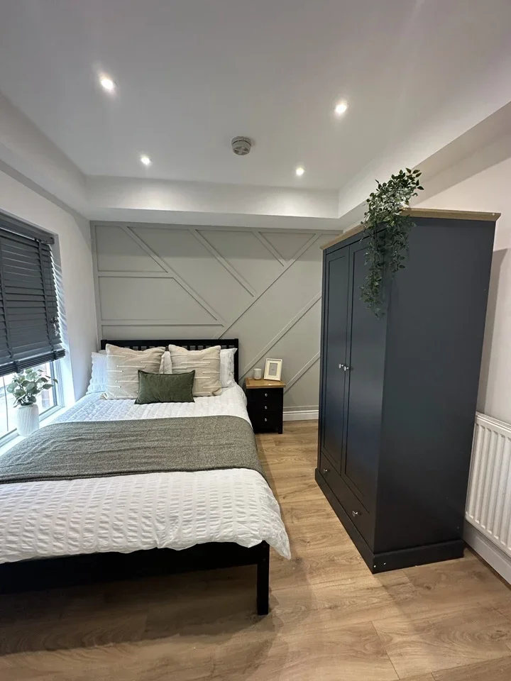 Room High Street in Hinckley and Bosworth
