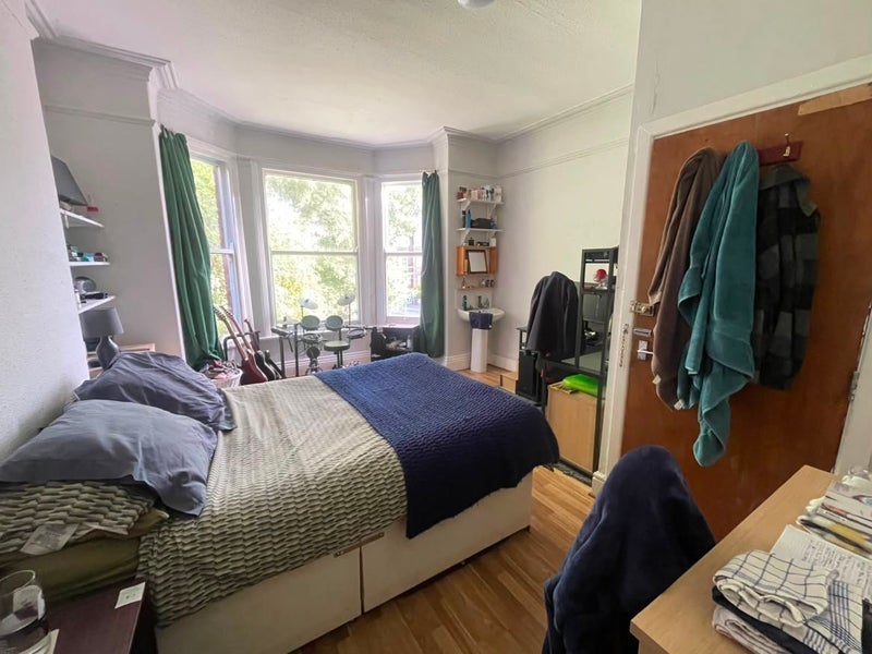 Room Needham Avenue in Manchester
