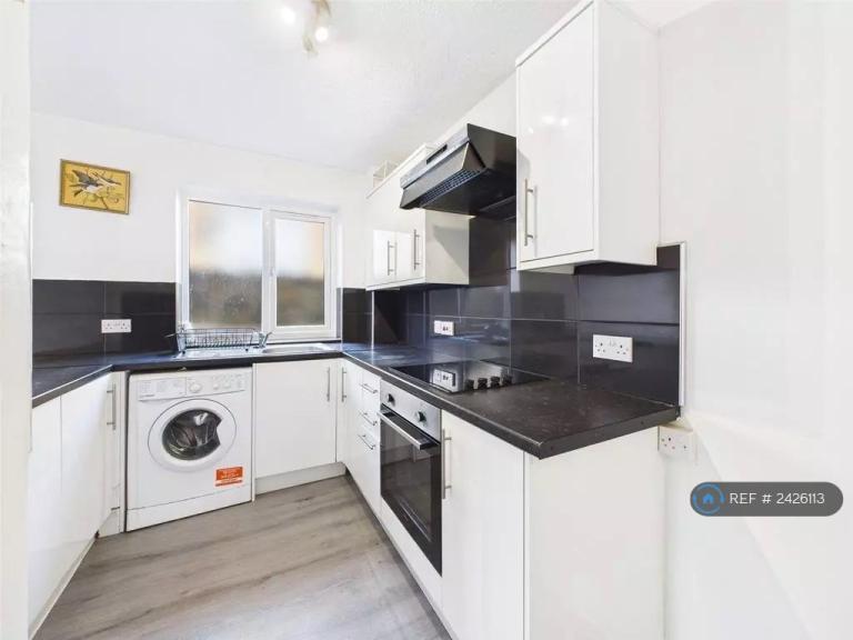 Flat London Road in Greater London