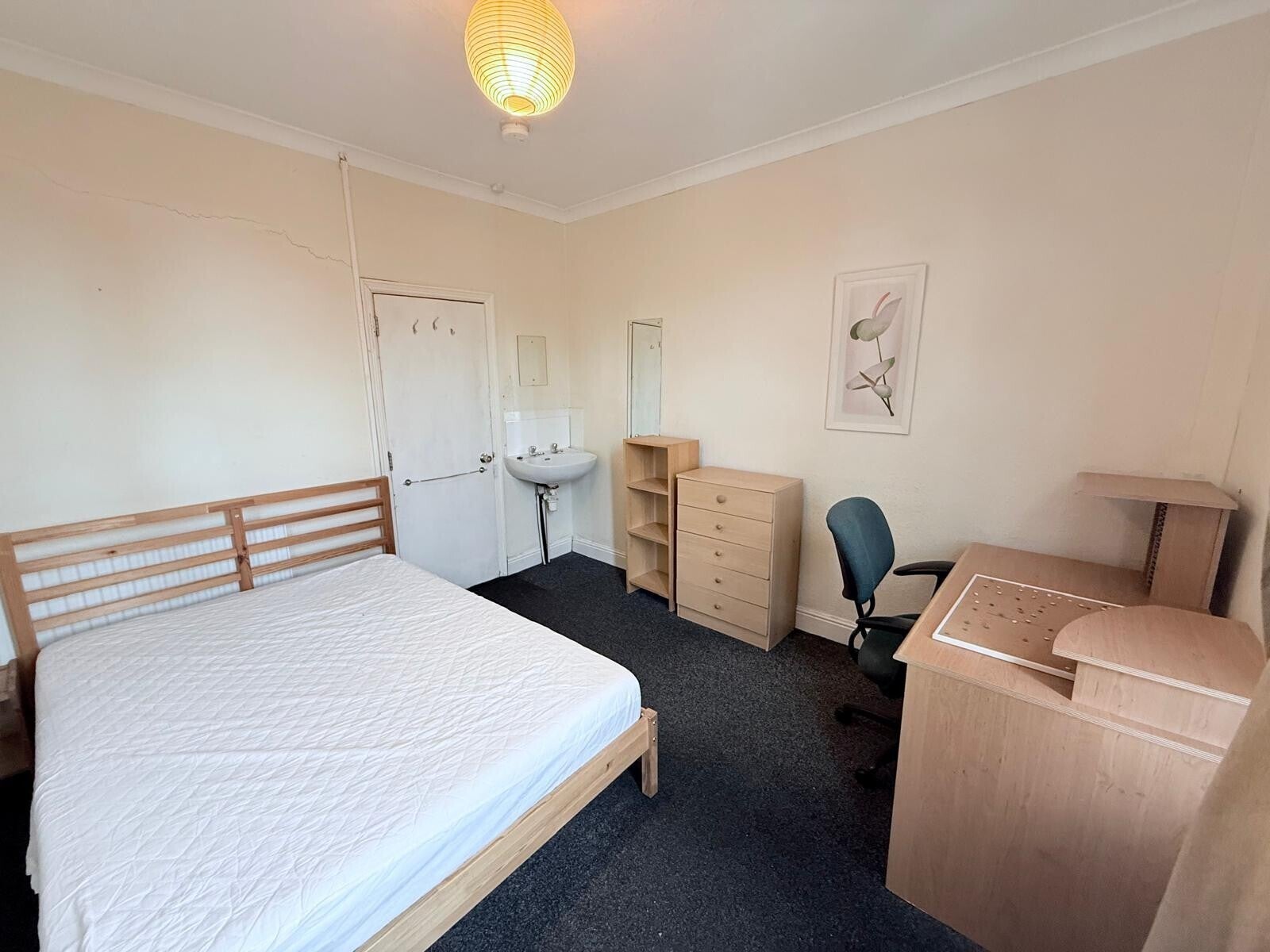 Room Claude Street in Nottingham