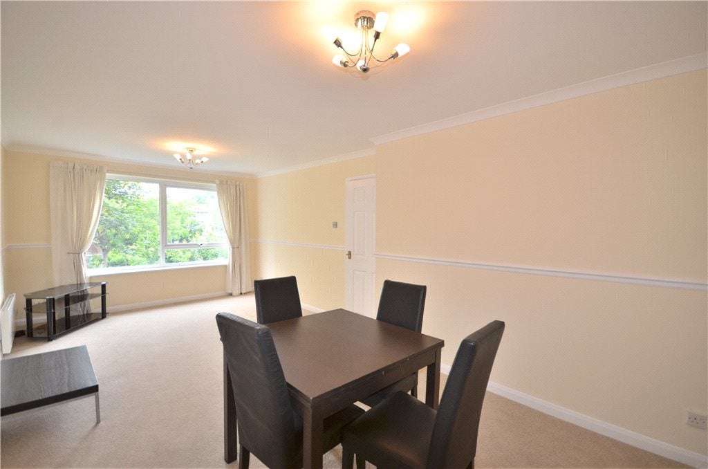 Flat Rectory Close in Bracknell