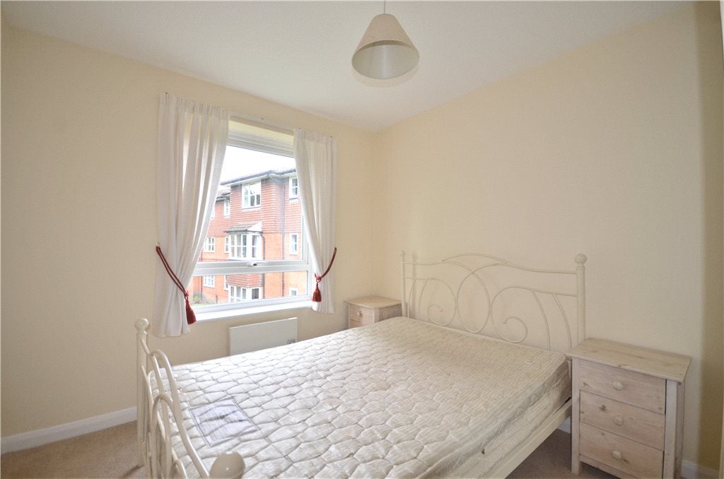 Flat Rectory Close in Bracknell