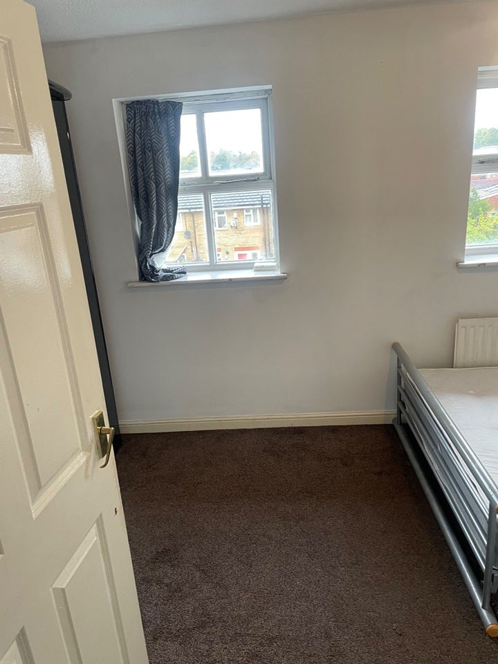 Room Lakeside Avenue in Greater London