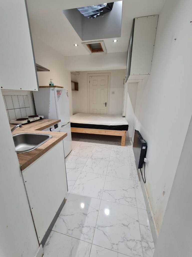 Flat Whytecroft in Greater London