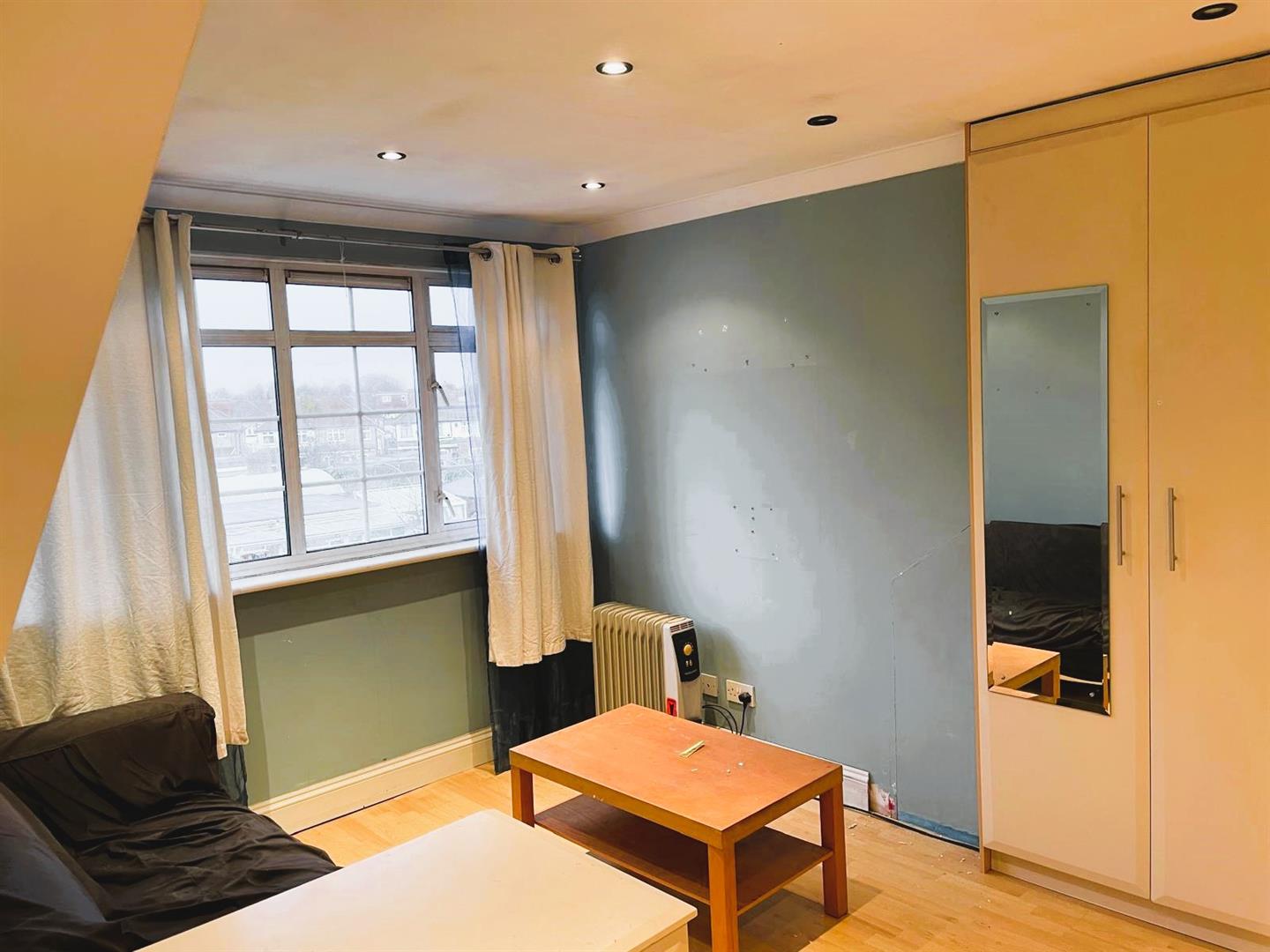 Flat Broad Walk in Greater London