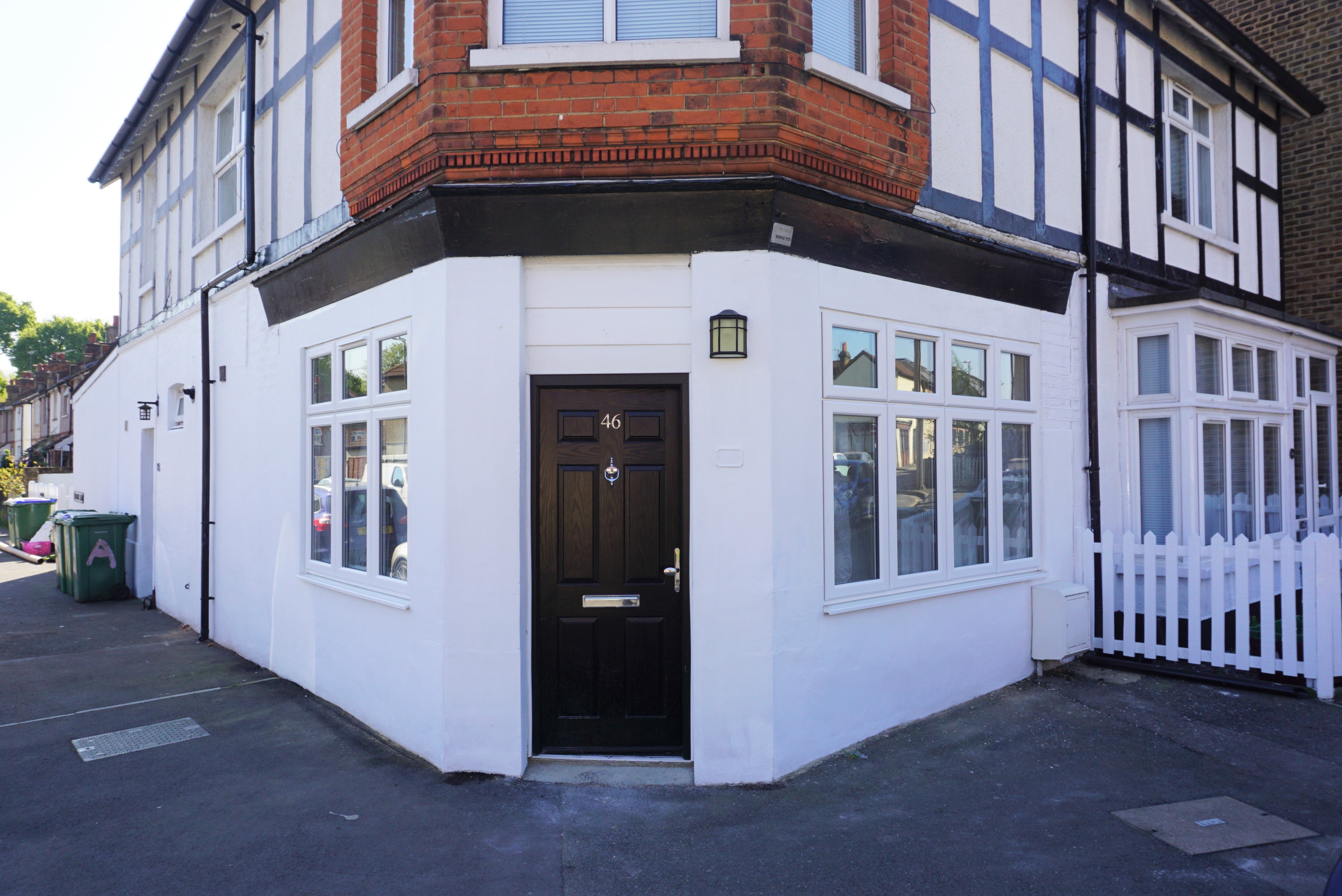 Flat Manor Road in Greater London