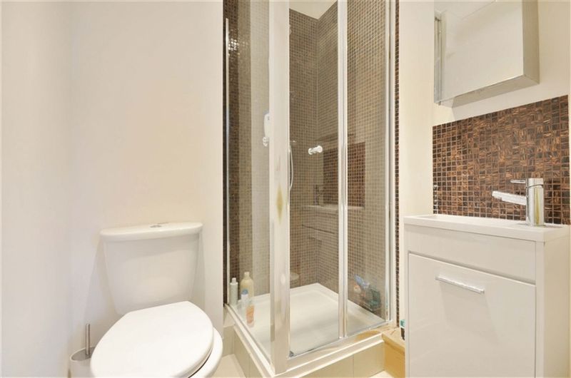 Flat Vallance Road in Greater London