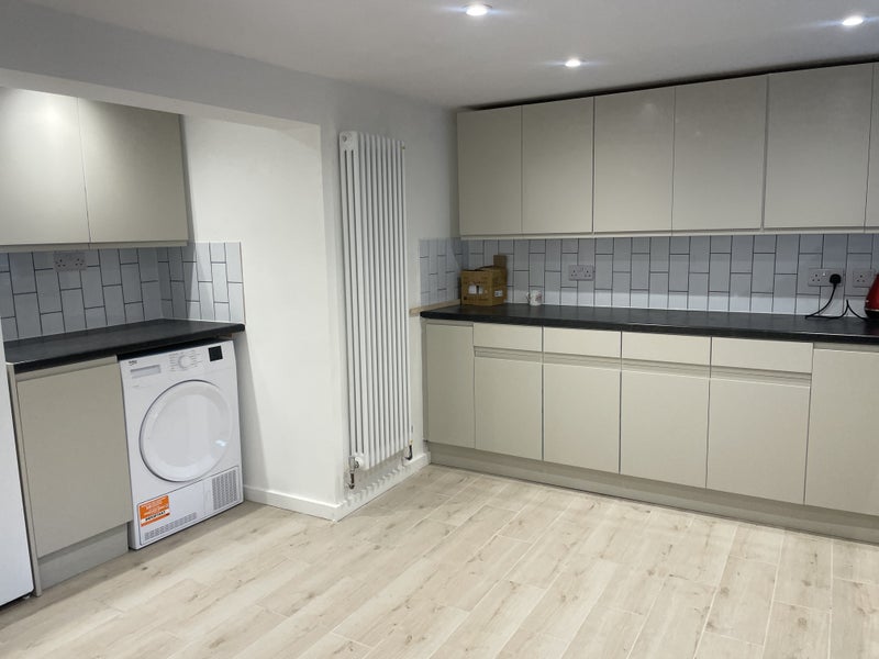 Room Fordham Street in Greater London