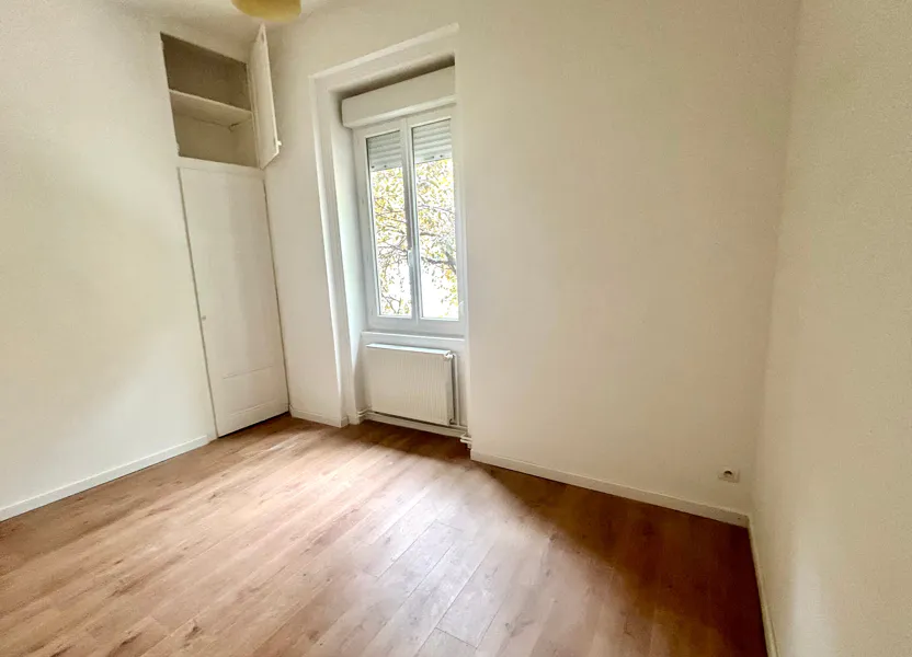 House Rue Georges Courteline in Villeurbanne