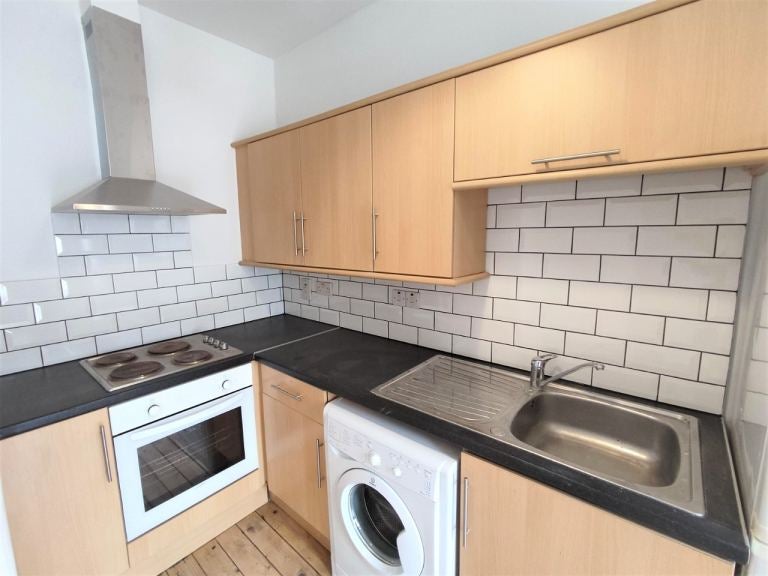 Flat Willowbank Crescent in Glasgow
