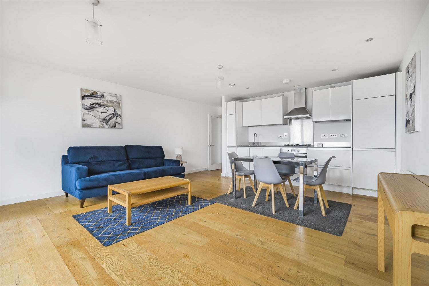 Flat Eaton Place in Reading