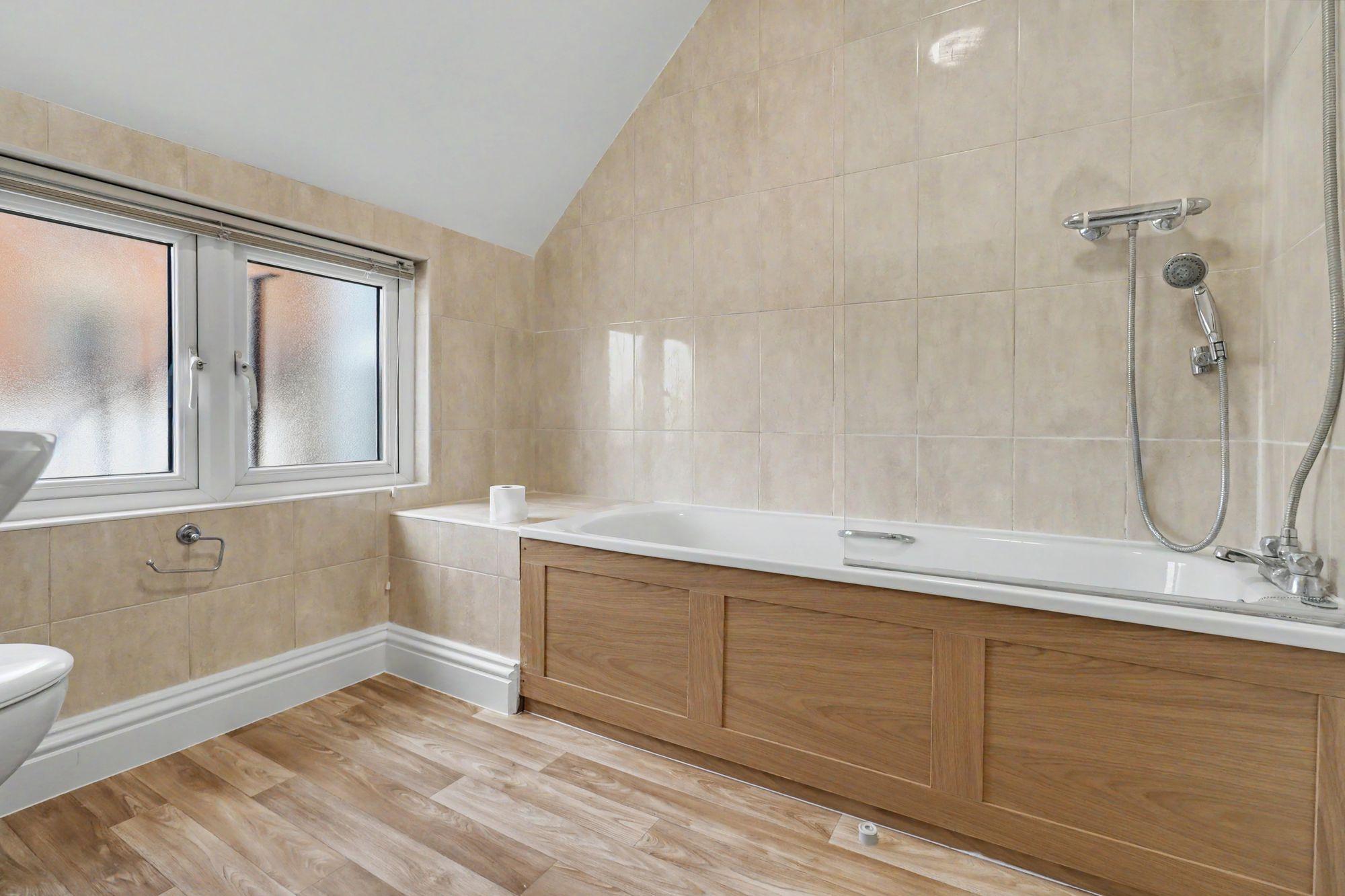 Flat Winchester Road in Elmbridge
