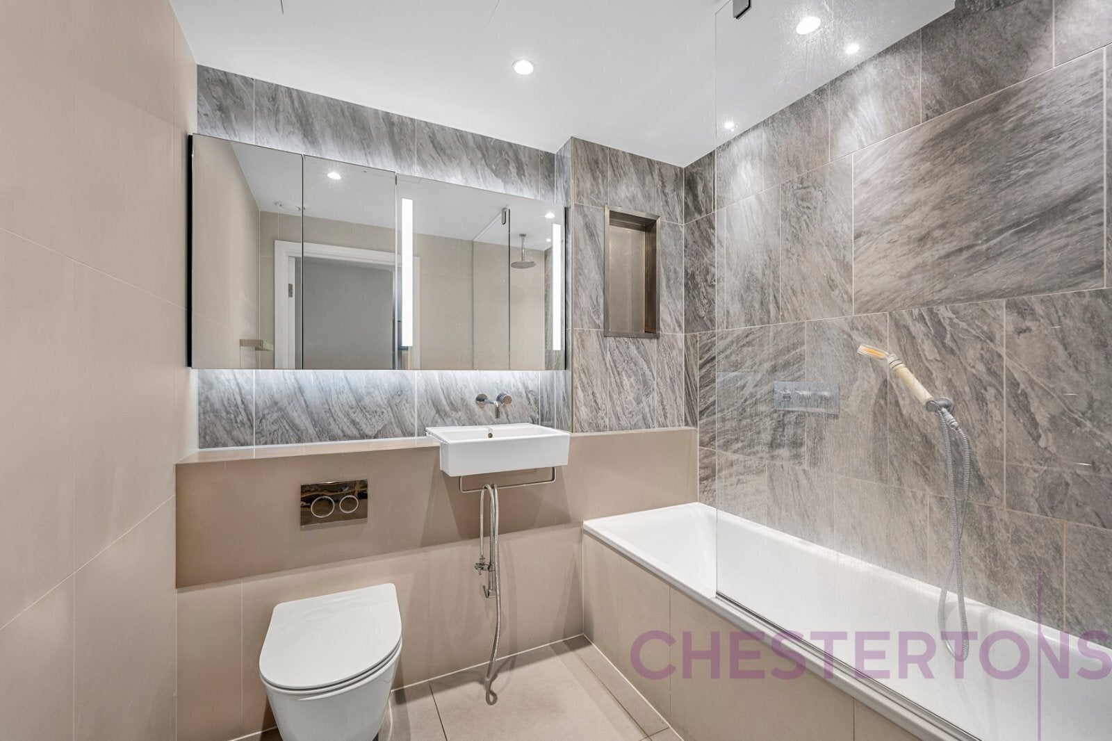 Flat Mellish Street in Greater London
