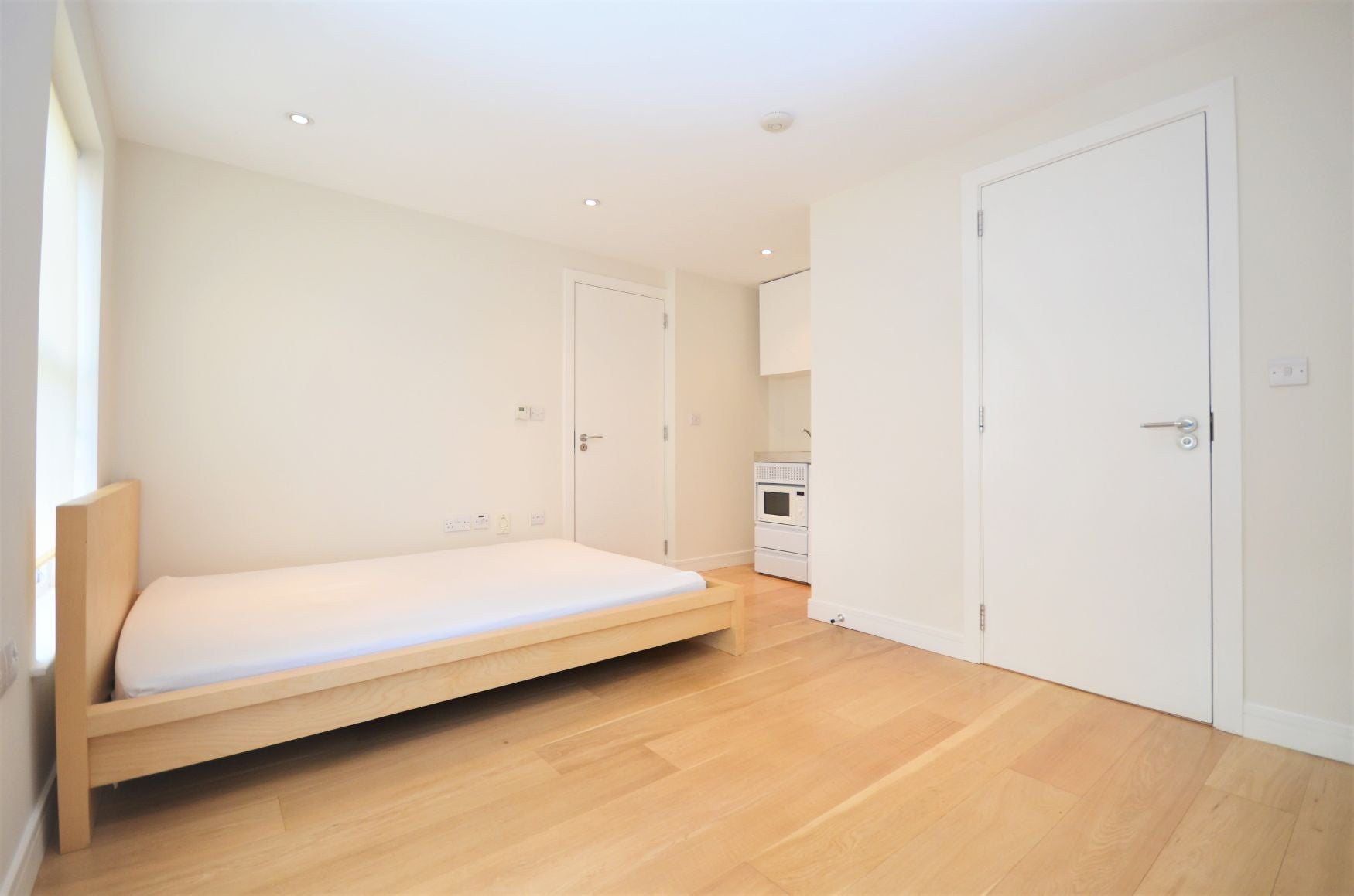 Flat Noel Road in Greater London