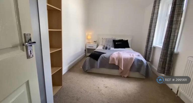 Room Barton Road in Eastleigh