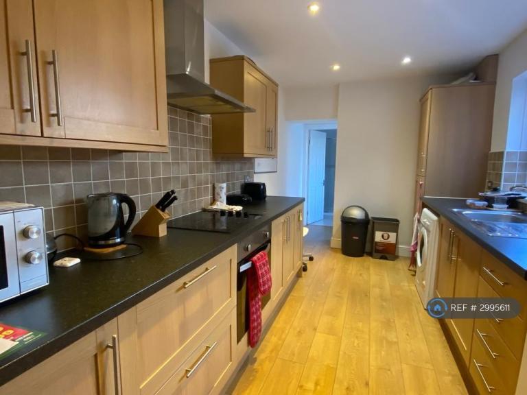 Room Barton Road in Eastleigh