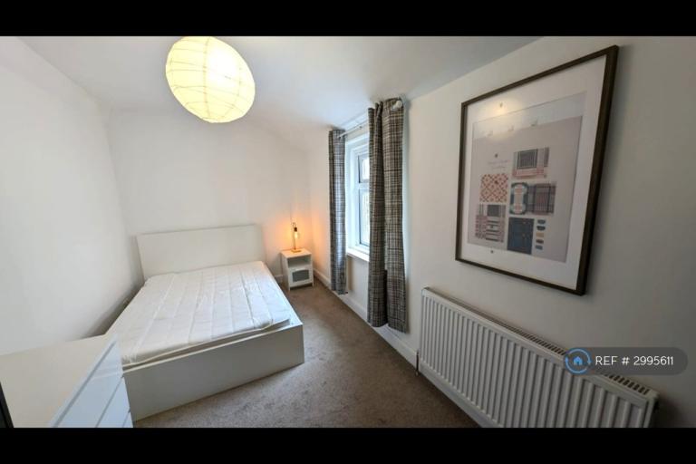 Room Barton Road in Eastleigh