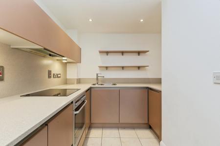 Flat Kerr Place in Aylesbury