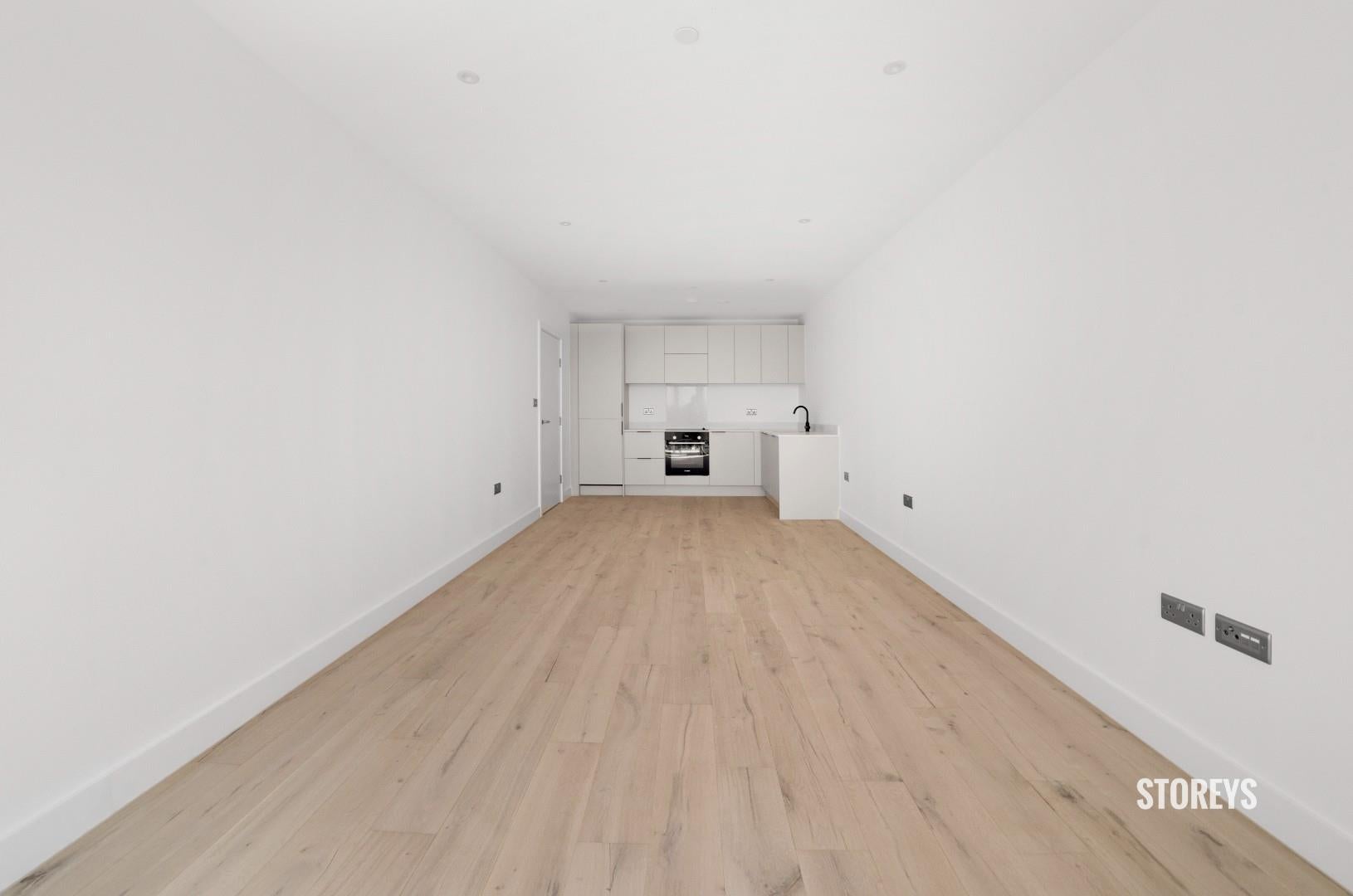 Flat The Roundway in London