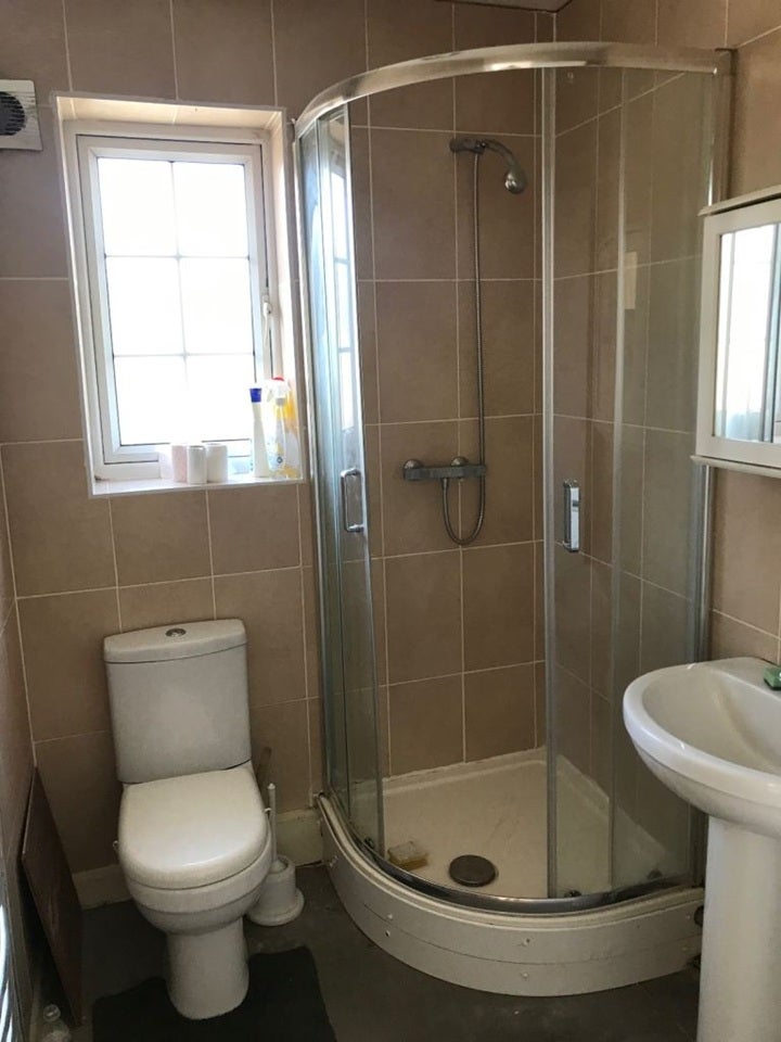 Room West Barnes Lane in Greater London