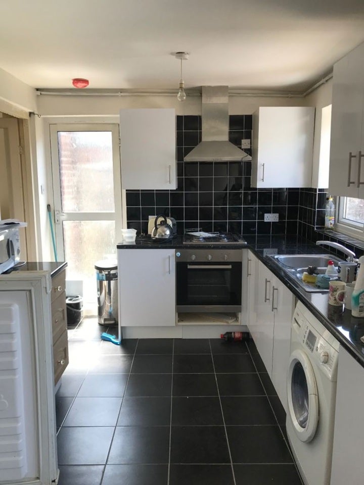 Room West Barnes Lane in Greater London