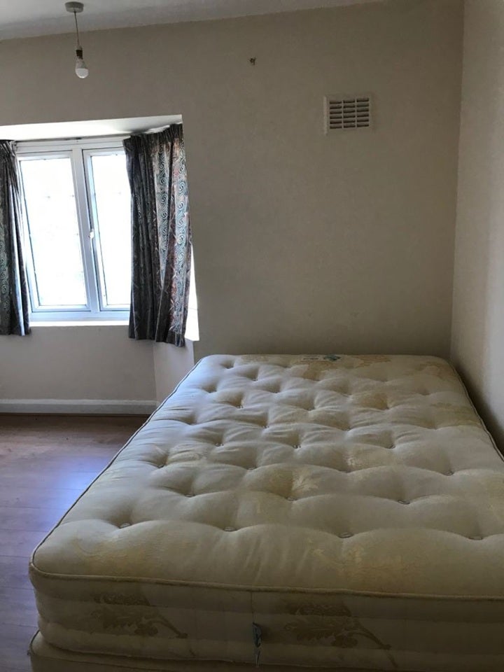 Room West Barnes Lane in Greater London