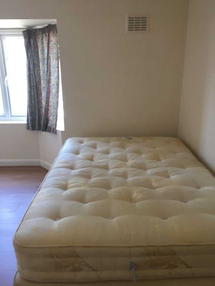 Room West Barnes Lane in Greater London