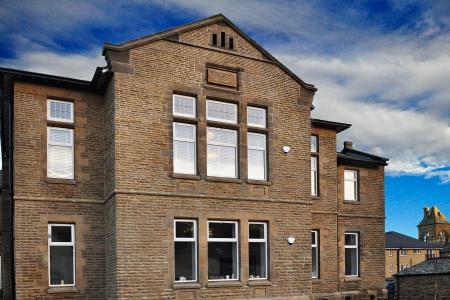Flat Arkendale Court in Leeds