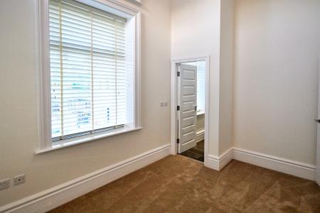 Flat Arkendale Court in Leeds