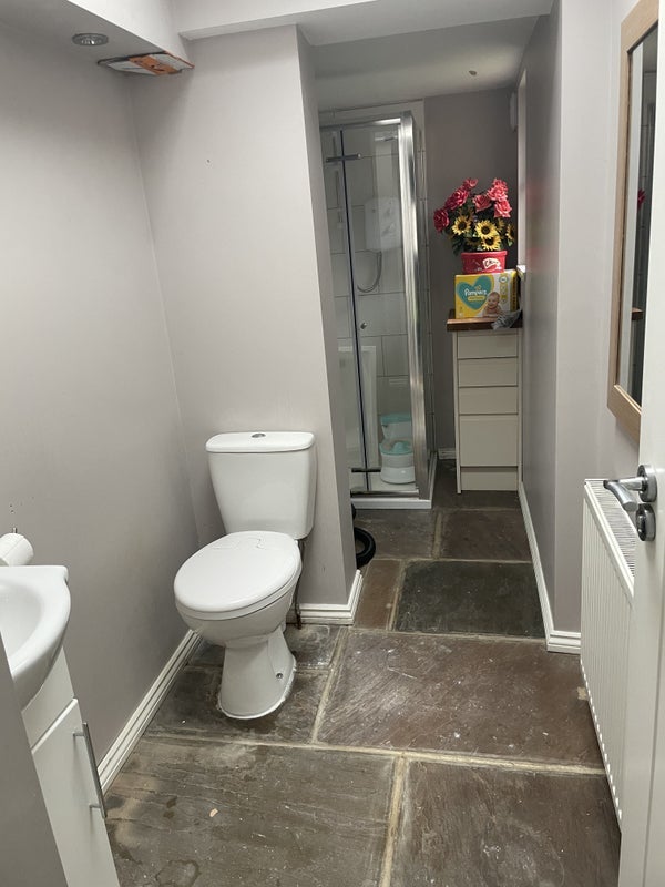 Room Elizabeth Way in Greater London