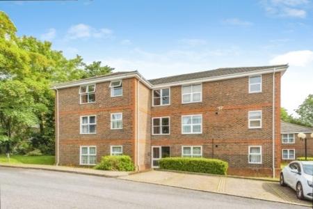 Flat Warren Down in Bracknell
