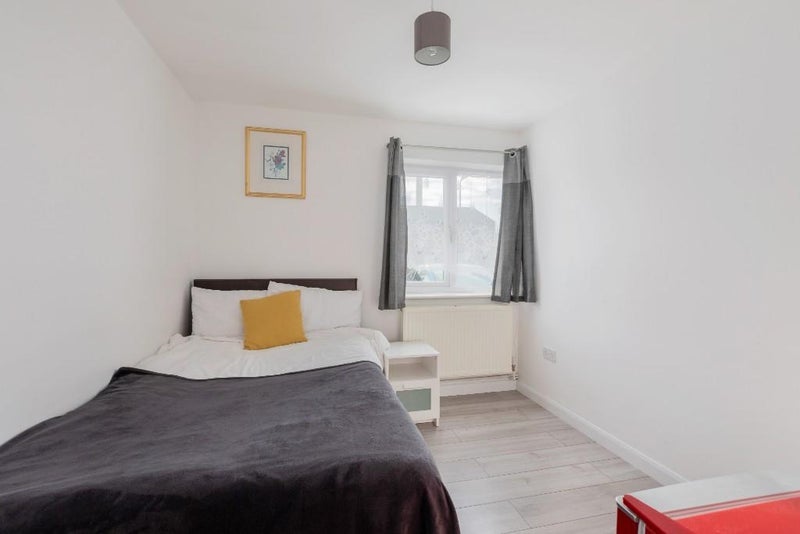 Room Greenside in Slough