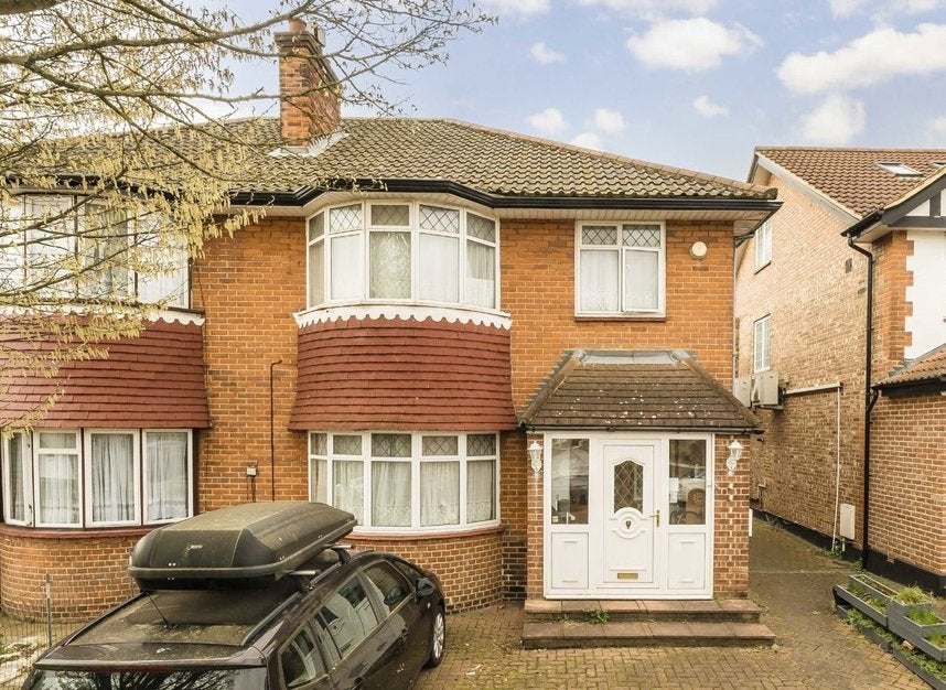 House Gibbon Road in Greater London