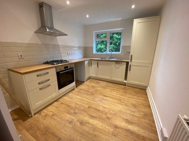 Flat Bramley Road in Taunton