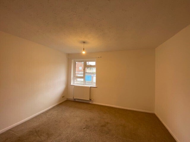 Flat Bramley Road in Taunton