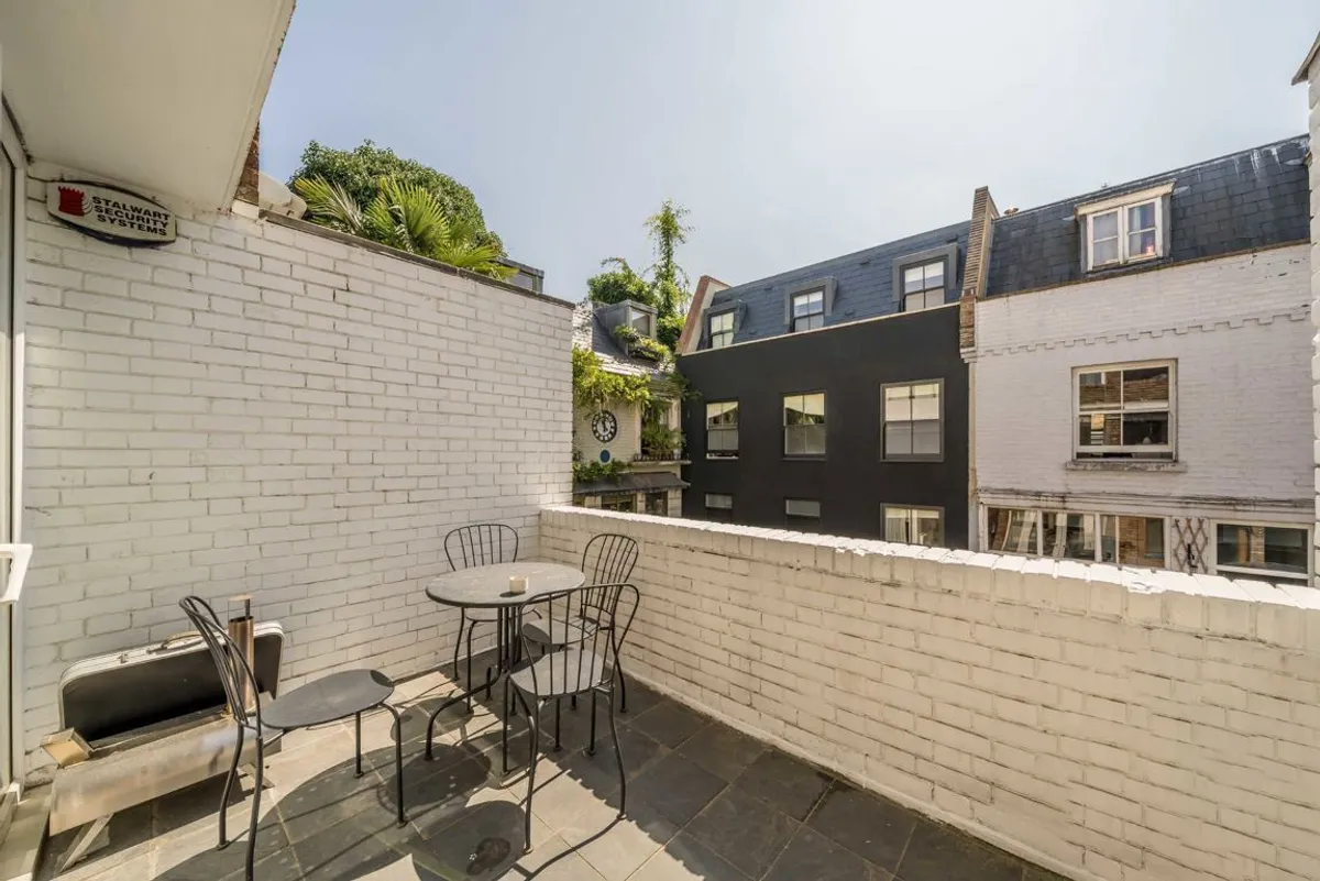 House Ruston Mews in Greater London