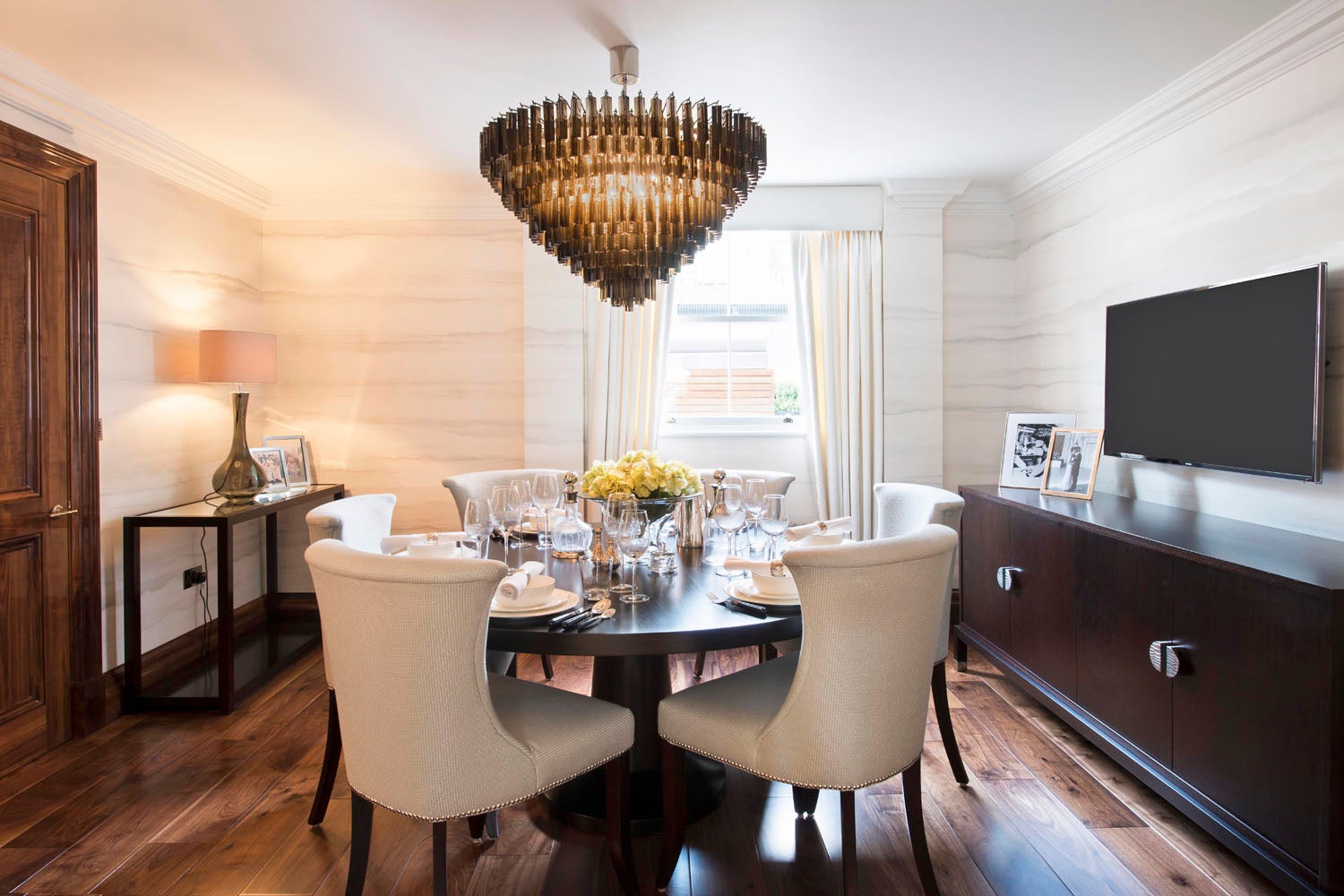 Flat Grosvenor Hill in City of Westminster