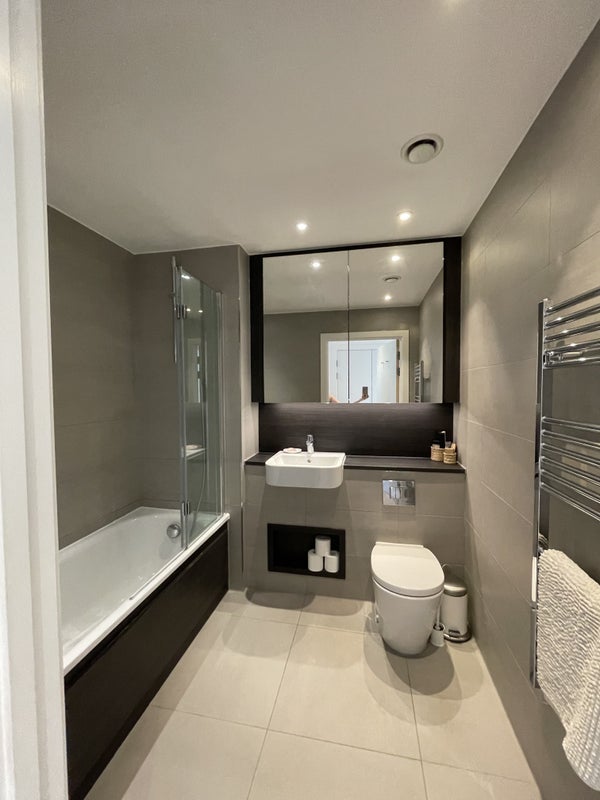 Room Camden Road in Greater London