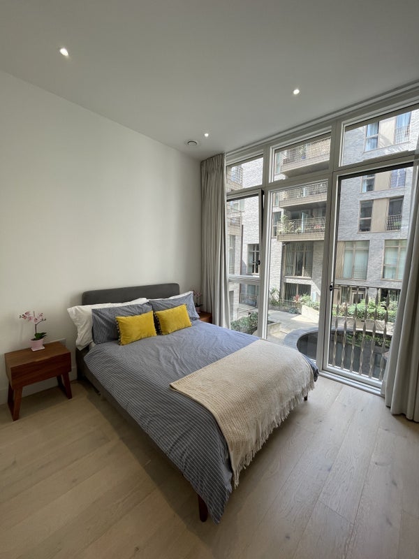 Room Camden Road in Greater London